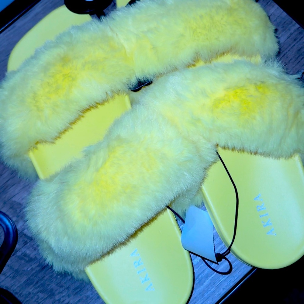 NWT Akira Fur Slides!!!